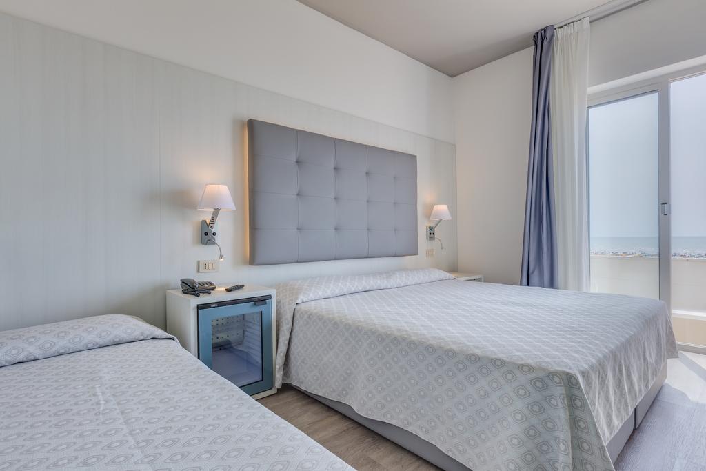 Hotel Garni' Serena Caorle Exterior foto