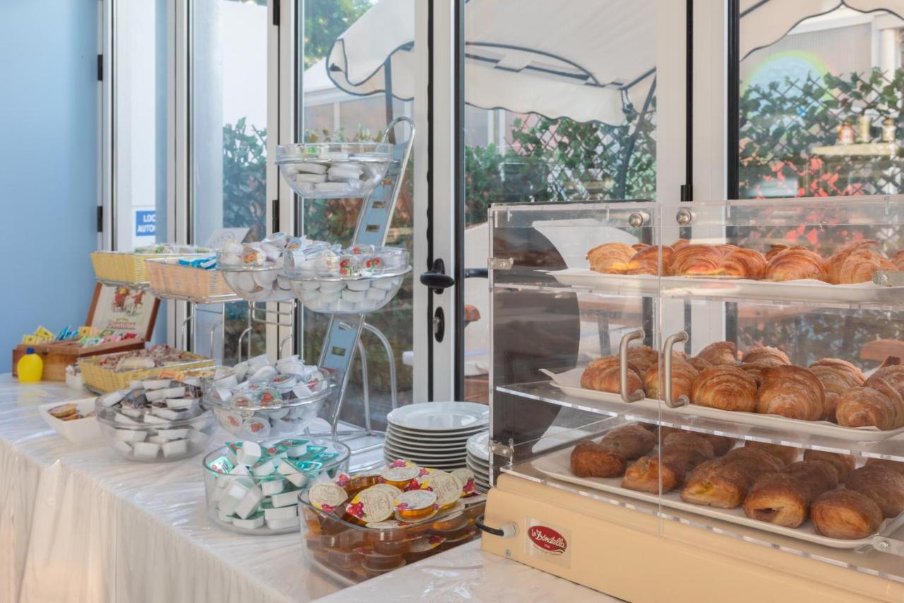 Hotel Garni' Serena Caorle Exterior foto