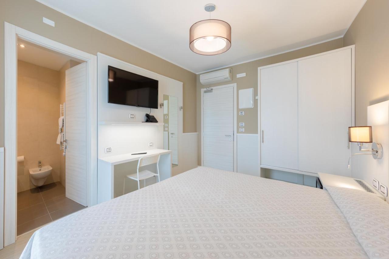 Hotel Garni' Serena Caorle Exterior foto